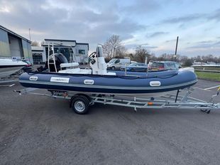 THANES MARINE 5.8 DIVER AT FARNDON MARINA