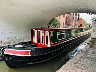 Black Lark - A 66ft 2013 Alvechurch Boat Centres 6 berth semi traditio