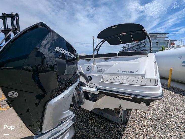 2023 Sea Ray 230 spx