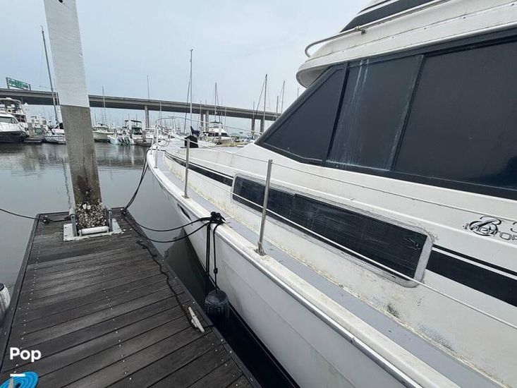 1990 Bayliner 3888 motor yacht