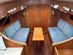 Saloon with classic Rival bulkhead