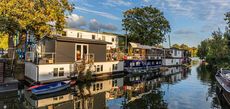 Idyllic Spacious Houseboat &ndash; Swan Island &ndash; Full Residential Mooring