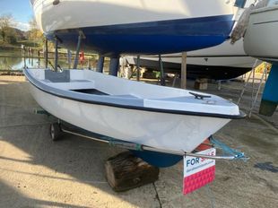 1995 13ft GRP Dinghy Launch