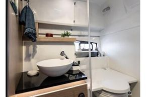 Jeanneau Cap Camarat 9.0 WA - Series 2 - toilet and shower compartment