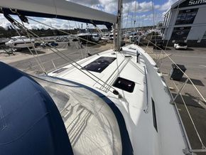 2011 Bavaria 36 Cruiser  17