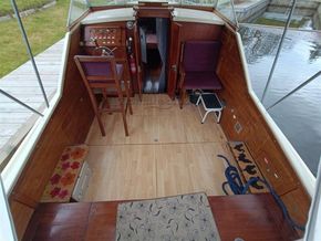 Elysian  27  - Cockpit