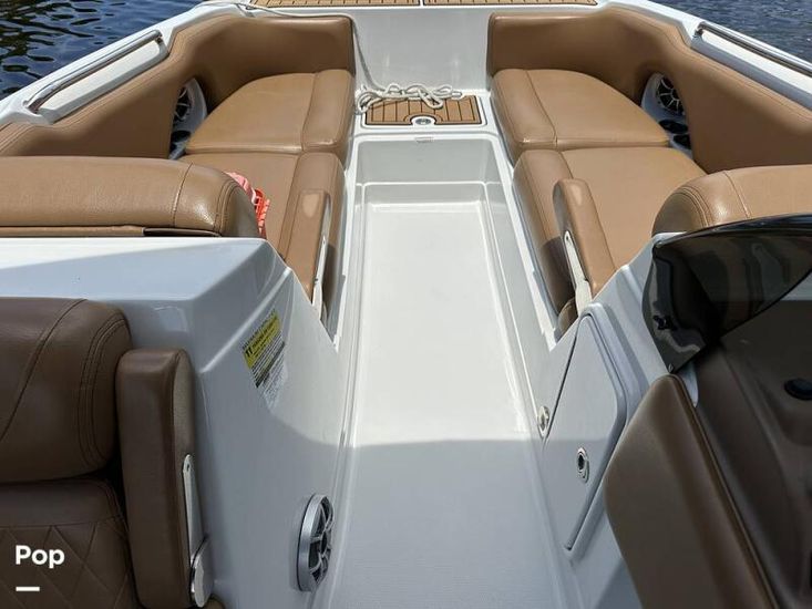 2023 Crownline 225 xs