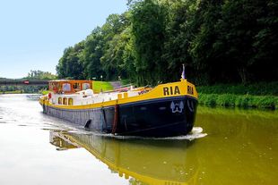 Residential cruising Luxe motor "RIA"
