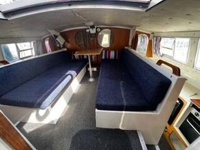 Centre cabin that converts to double bed