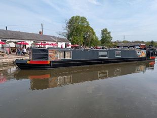 Chieftain - 65 foot cruiser stern narrow boat