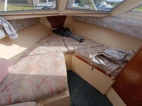 Seamaster 725  - Forward Cabin