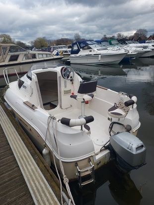 2005 Quicksilver 460 Cabin