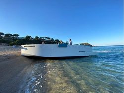 2025 DE ANTONIO YACHTS D28 DECK