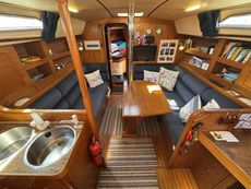 1985 Moody 37