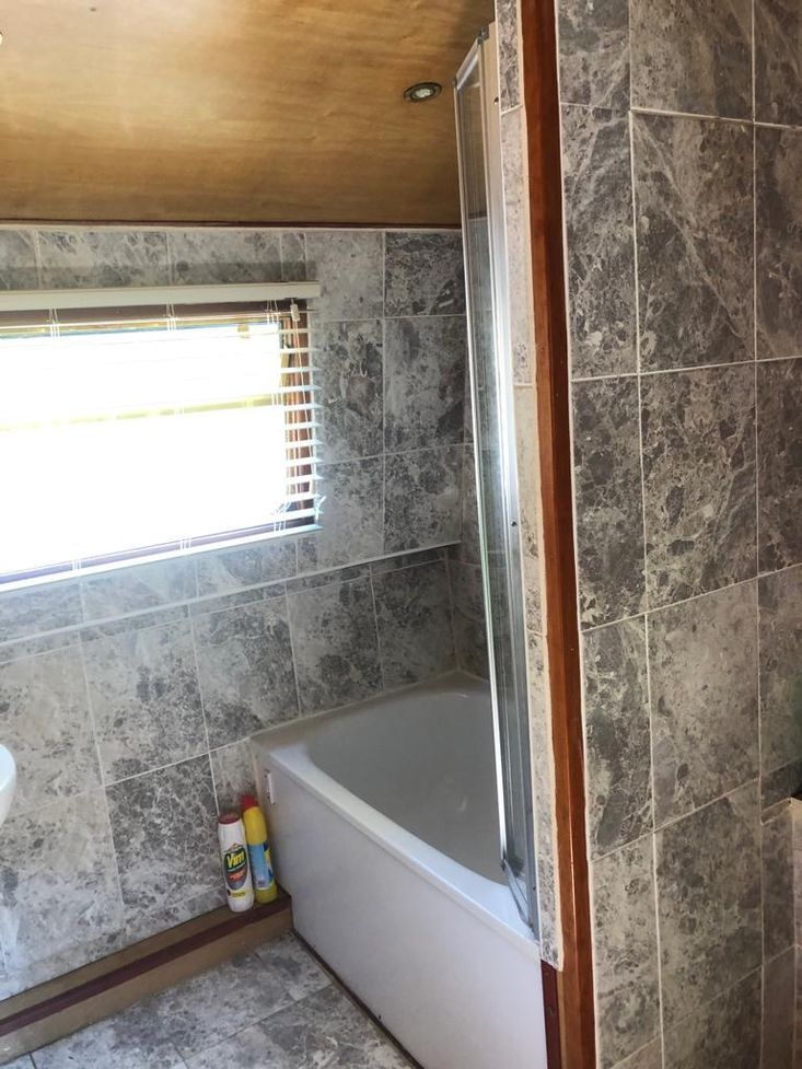 57ft x 10ft Wide Beam houseboat