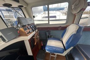 Hardy 24 - Melanholy-pilot-seat