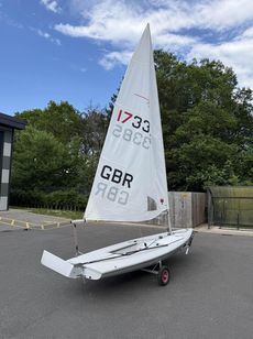 LASER #173385   3 rigs & 4 sails