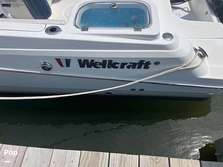 2020 Wellcraft 242 fisherman