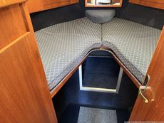 2000 Hardy Marine 32 Commander