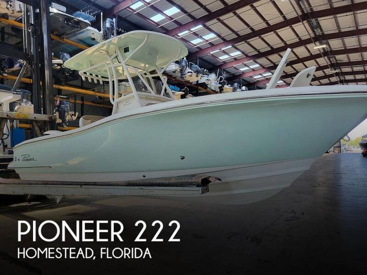 2019 Pioneer 222 sportfish