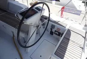 Beneteau Oceanis 46.1 2020 yacht steering wheel and cockpit controls.