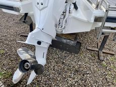 2023 Quarken 27 T-Top