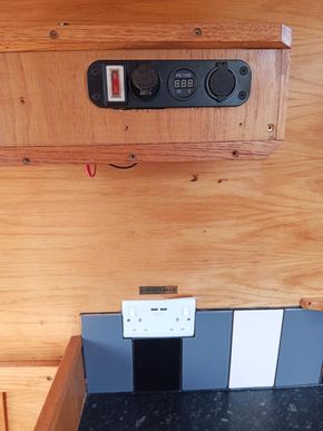 Volt meter front