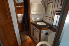 2005 Four Winns Horizon 240