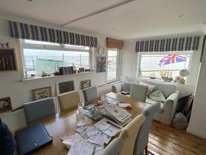 Barge Houseboat Mulberry 4 Bedroom live-aboard  - Interior