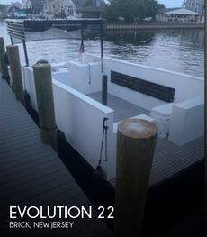 2004 Evolution 22 Party Deckboat