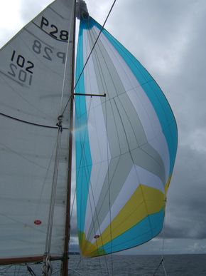 Sailing under cruising chute