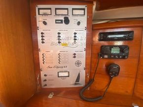 Jeanneau Sun Odyssey 43  - Electrics panel