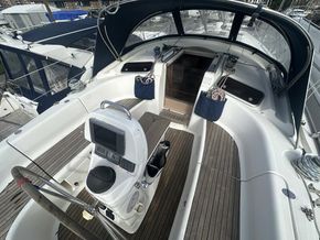 2007 Bavaria 37 Cruiser 10