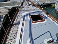 1993 Classic Yacht Robertson 35