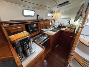 Beneteau Oceanis 411 Clipper  - Galley