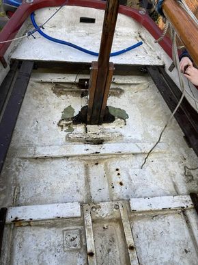 Stern and interior without deck boards