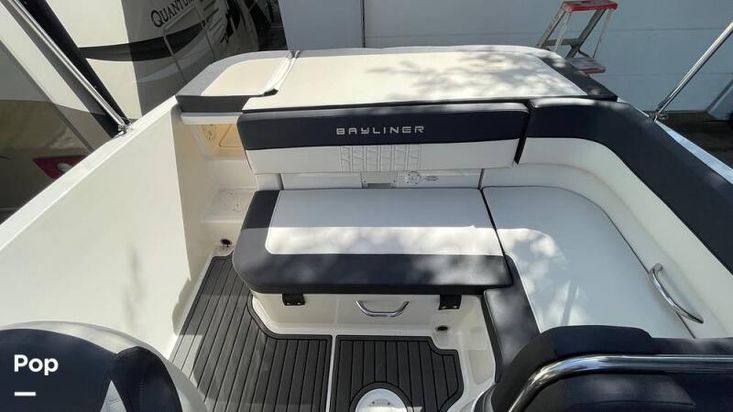 2021 Bayliner vr5