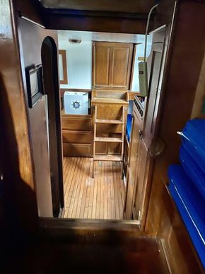 Classic 1974 Marine Trader 36