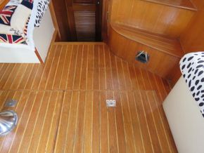 Golden Star trader Sun deck 40 Live aboard Trawler - Floors