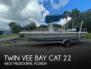 2014 Twin Vee Bay Cat 22