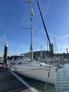 2007 Bavaria 37 Cruiser 9