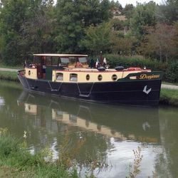 SHARE IN BARGE IN BURGUNDY