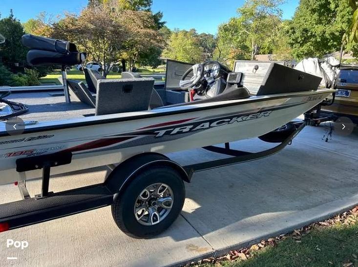 2022 Bass Tracker 195 t