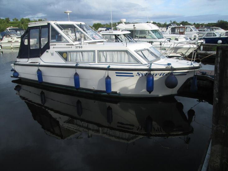 Viking Cruisers 26 Widebeam Hi Line for sale UK, Viking Cruisers boats ...