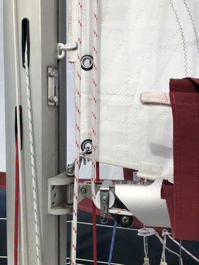 Single line reefing