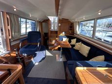 2001 Aquastar 38