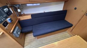 2011 Bavaria 36 Cruiser  10