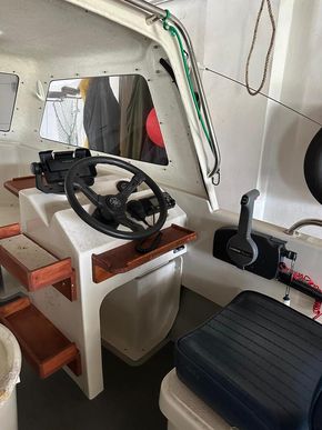 Radio & GPS Chartplotter