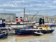 Central London Mooring with Dutch Barge 