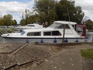 1996 Sovereign 27